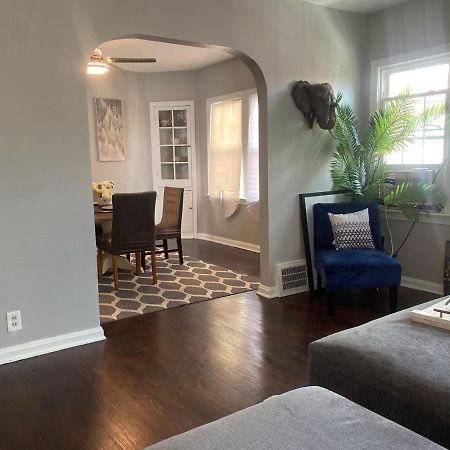 Cozy, Upstairs Apartment Pets Welcome With Fee Family Friendly Close To Everything Cleveland Exteriör bild