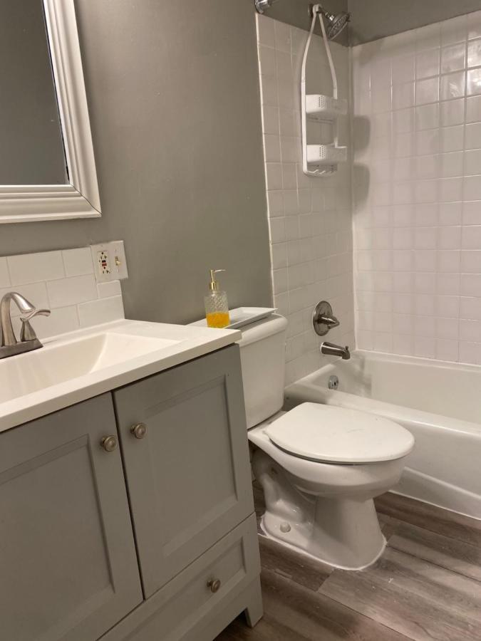 Cozy, Upstairs Apartment Pets Welcome With Fee Family Friendly Close To Everything Cleveland Exteriör bild