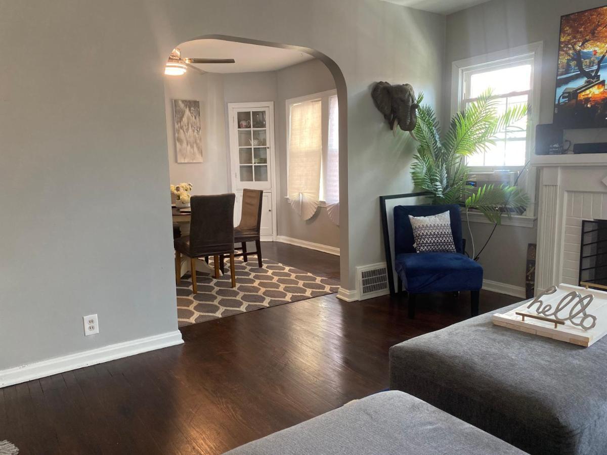 Cozy, Upstairs Apartment Pets Welcome With Fee Family Friendly Close To Everything Cleveland Exteriör bild
